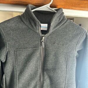 Boys Columbia thin fleece jacket with zipper pockets